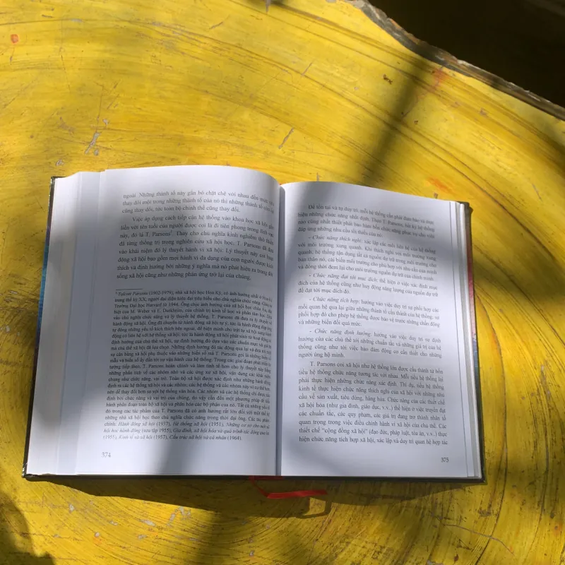 CHÍNH TRỊ HỌC NHỮNG VẤN ĐỀ LÝ LUẬN VÀ THỰC TIỄN 784235