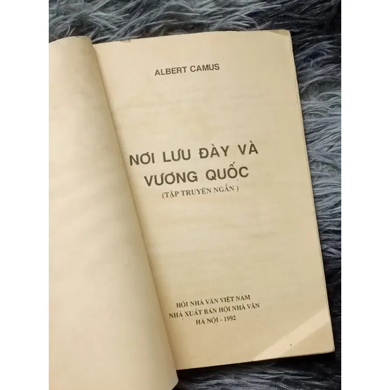 Nơi lưu đày và vương quốc (Albert Camus) 926691