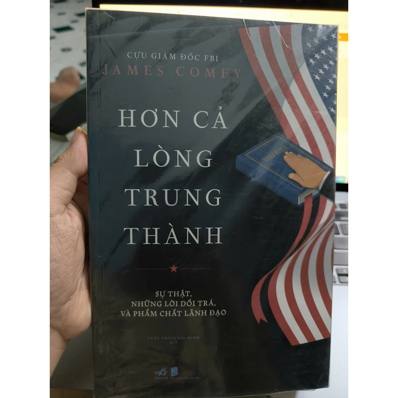 Hơn cả lòng trung thành - James Comey 363715