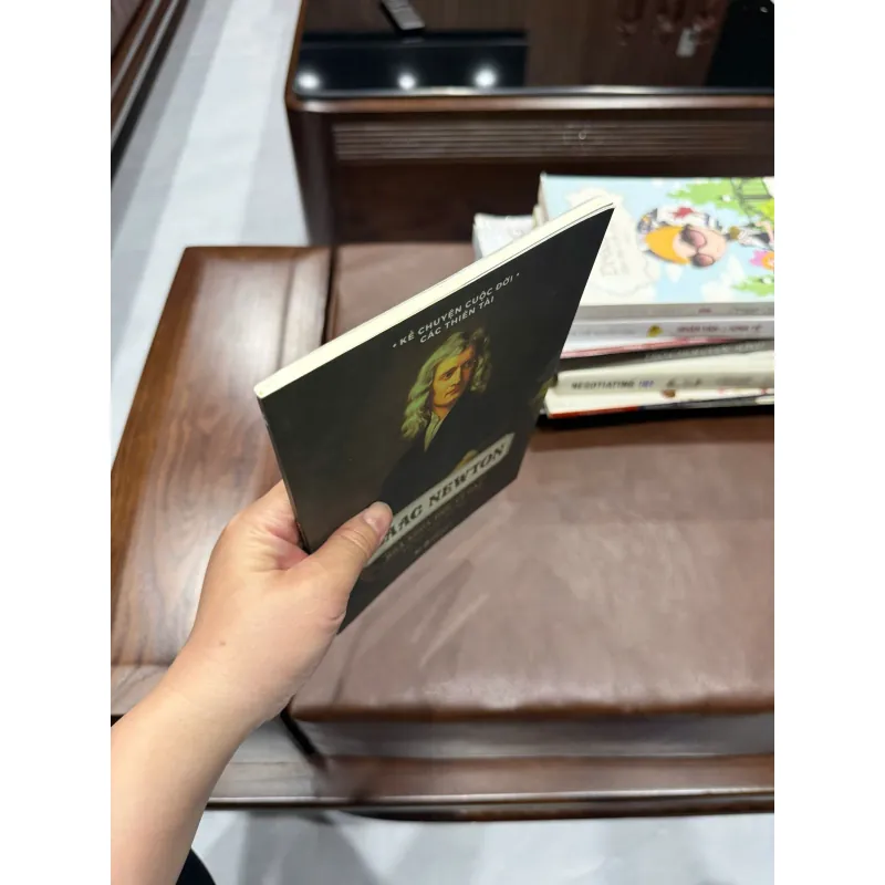 Isaac Newton – Nhà Khoa Học Vĩ Đại | Sách Tiểu Sử Danh Nhân Khoa Học - K3 1013447