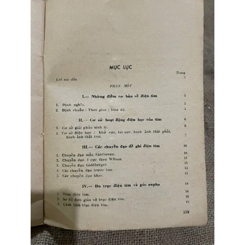ĐỌC ĐIỆN TIM - SÁCH Y HỌC 572877
