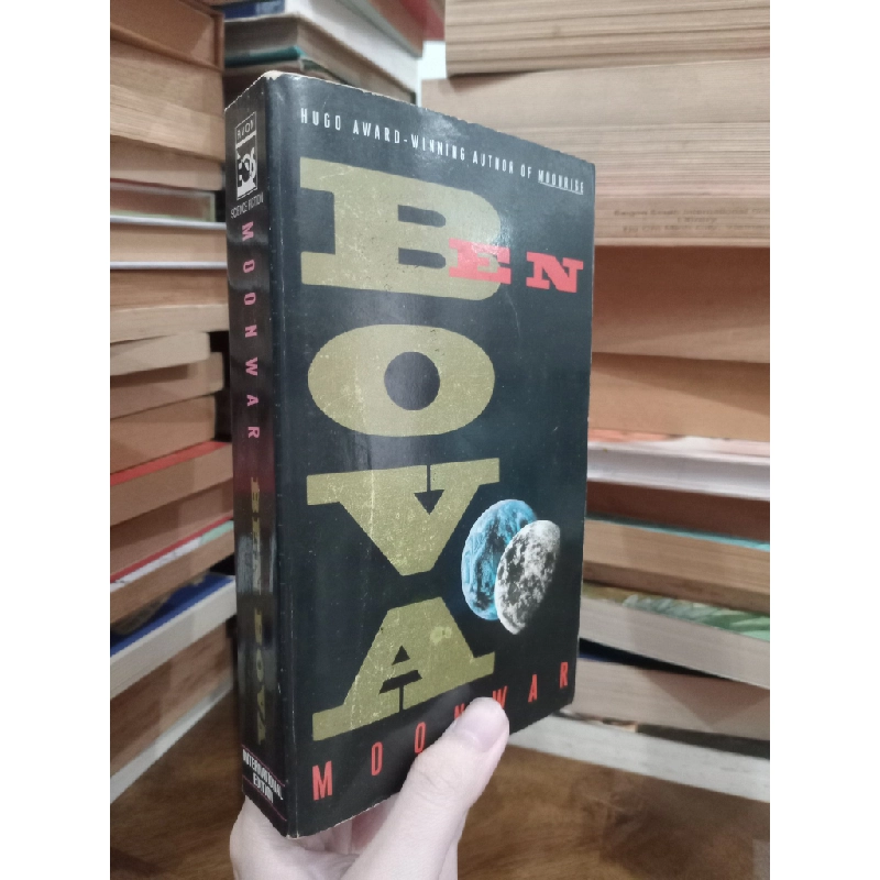 Moonwar - Ben Bova 504363