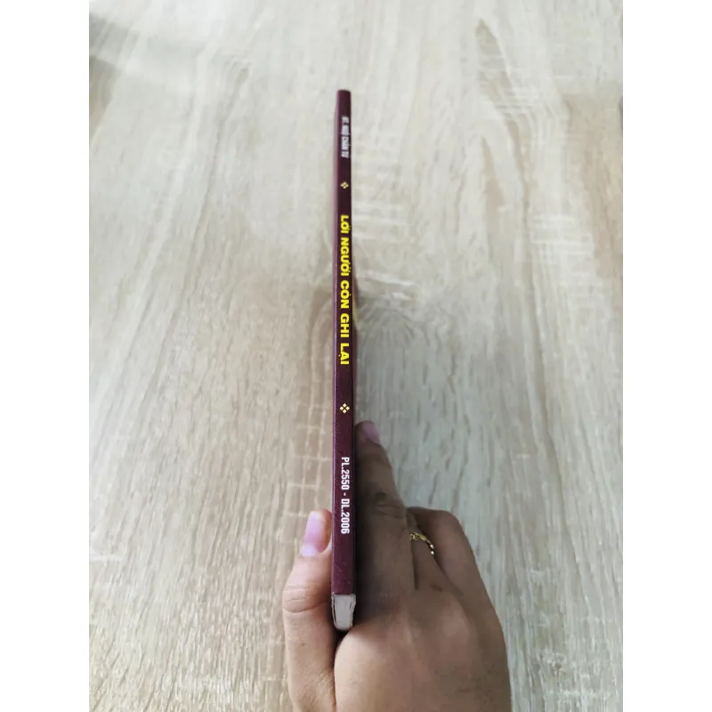 LỜI NGƯỜI CÒN GHI LẠI 957006