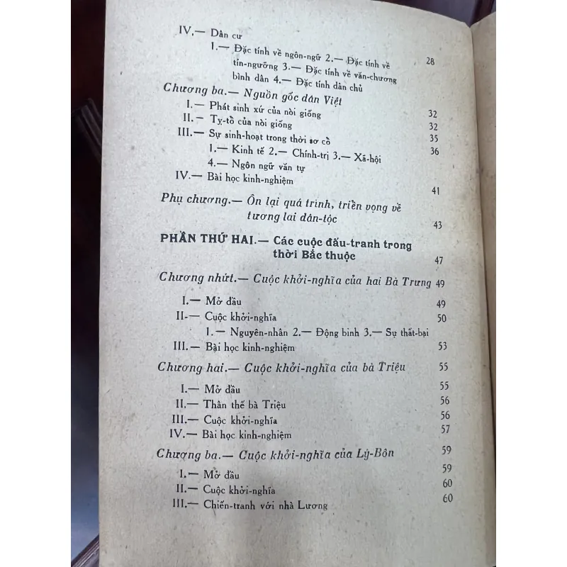 Việt sử kinh nghiệm - Nguyễn Văn Hầu 776931