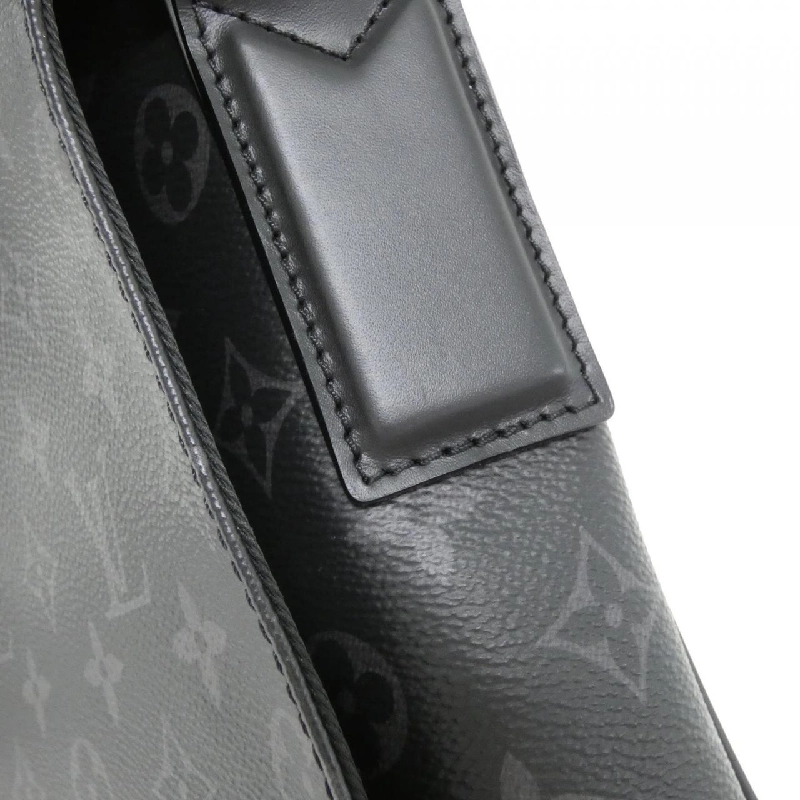 Túi xách vai Louis Vuitton Monogram Eclipse District PM M44000 612434