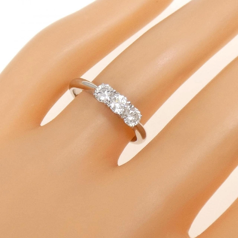 Nhẫn kim cương ba viên PT900 0.51CT 669365