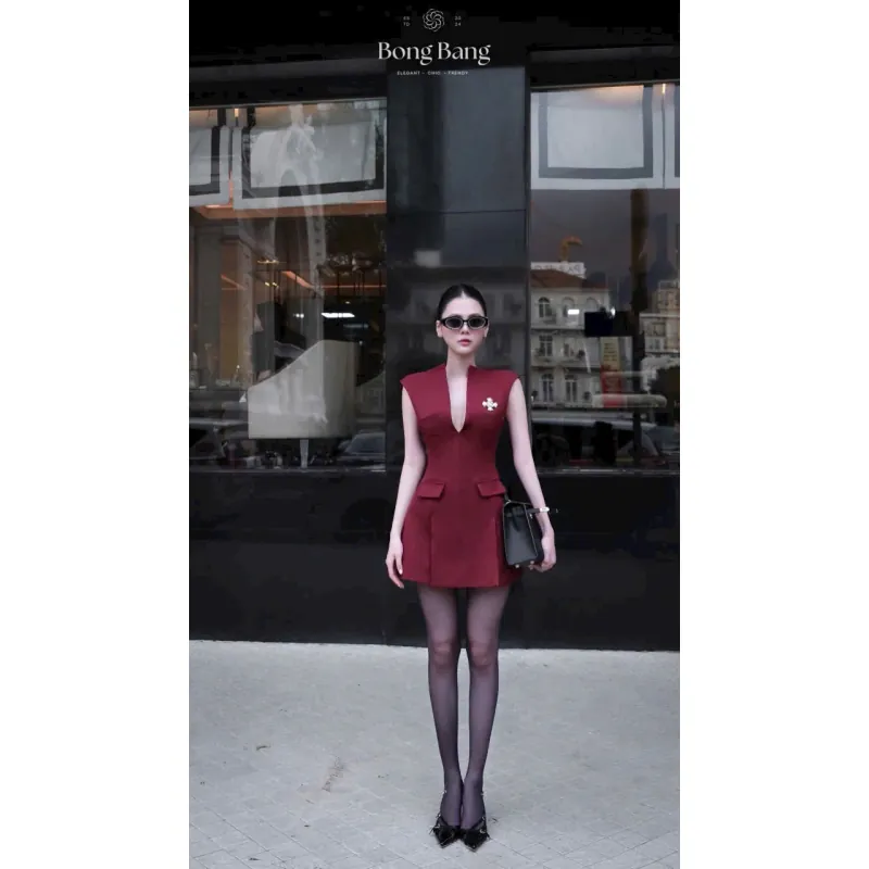 Đầm nữ kiểu dáng trẻ trung, chất liệu vải dày dặn, màu đỏ 777198