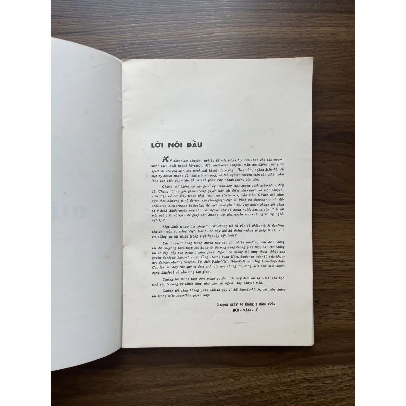 Điện thực hành sơ cấp - Trang bị trong nhà 1020518