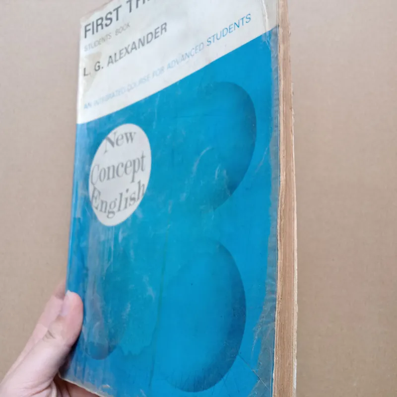 First Things First: An Integrated Course for Beginners 📚 706931