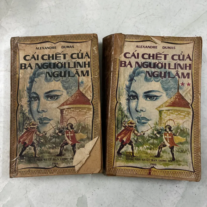 Cái chết của ba người lính ngự lâm (Bộ 2 tập) 1024618