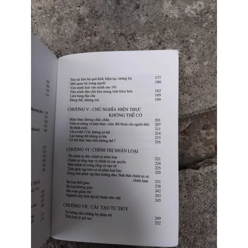 Quả đất quê hương của Edgar Morin và Anne Brigitte Kem  1026214