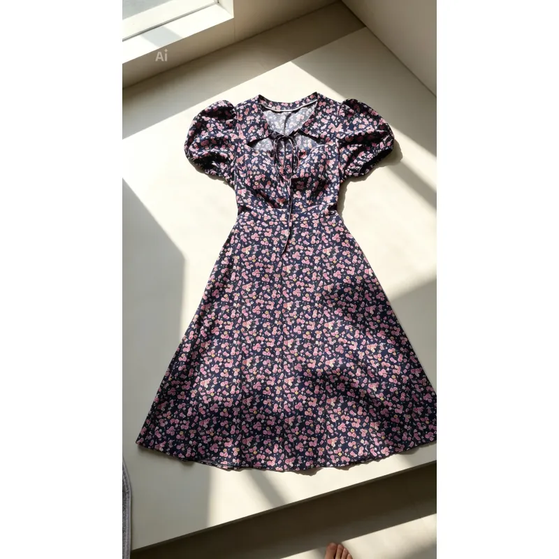 Đầm hoa nhí tay ngắn, kiểu dáng chữ A size S,M chưa qua sử dụng 934724