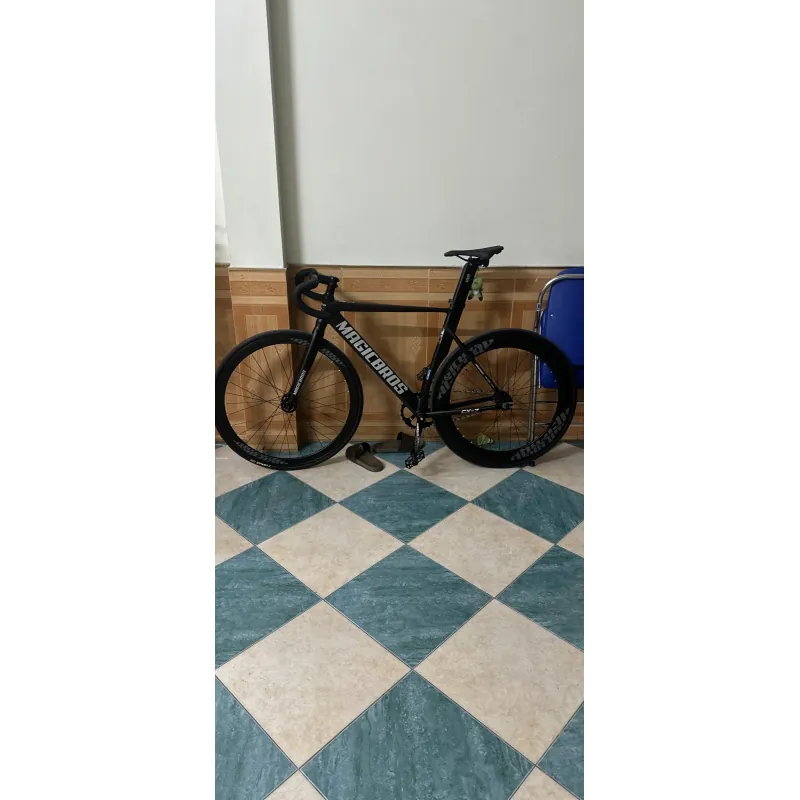 Xe đạp thể thao thể thao góc cạnh cao cấp màu đen 907775