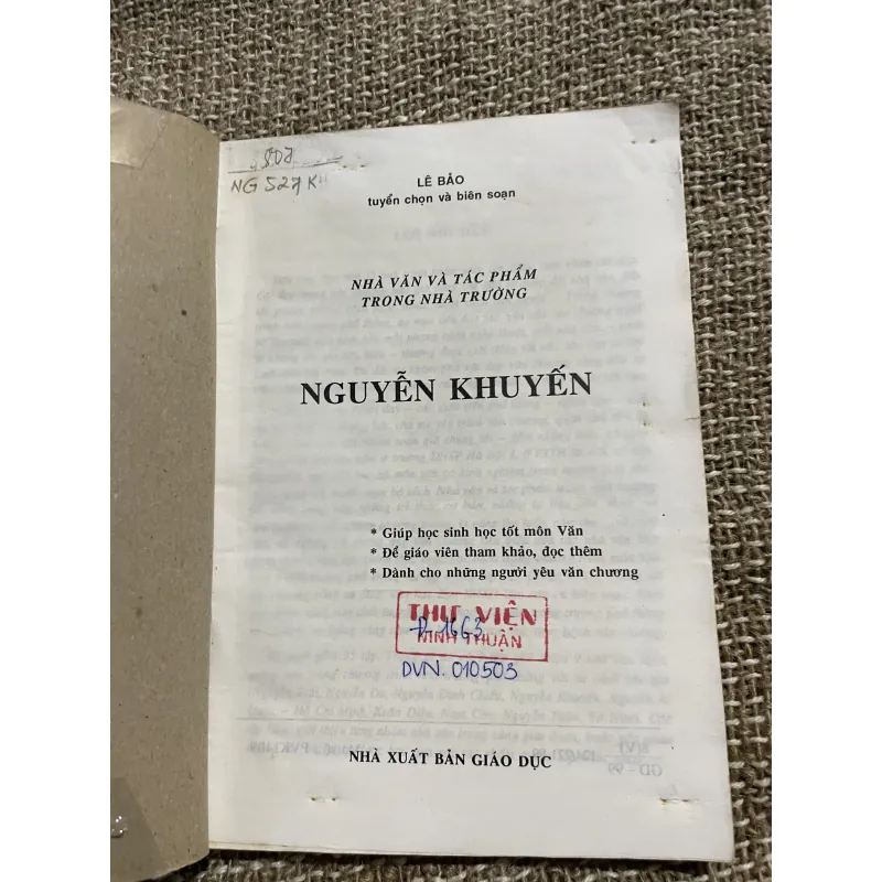 Phê bình văn học Nguyễn Khuyến 1041405