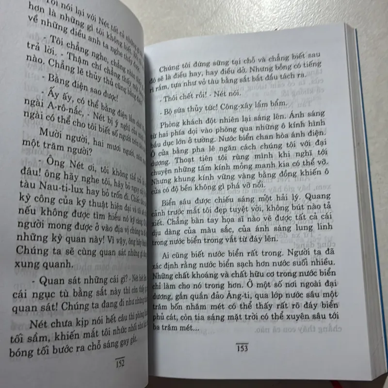 Hai vạn dặm dưới đáy biển - Jules Verne 756103