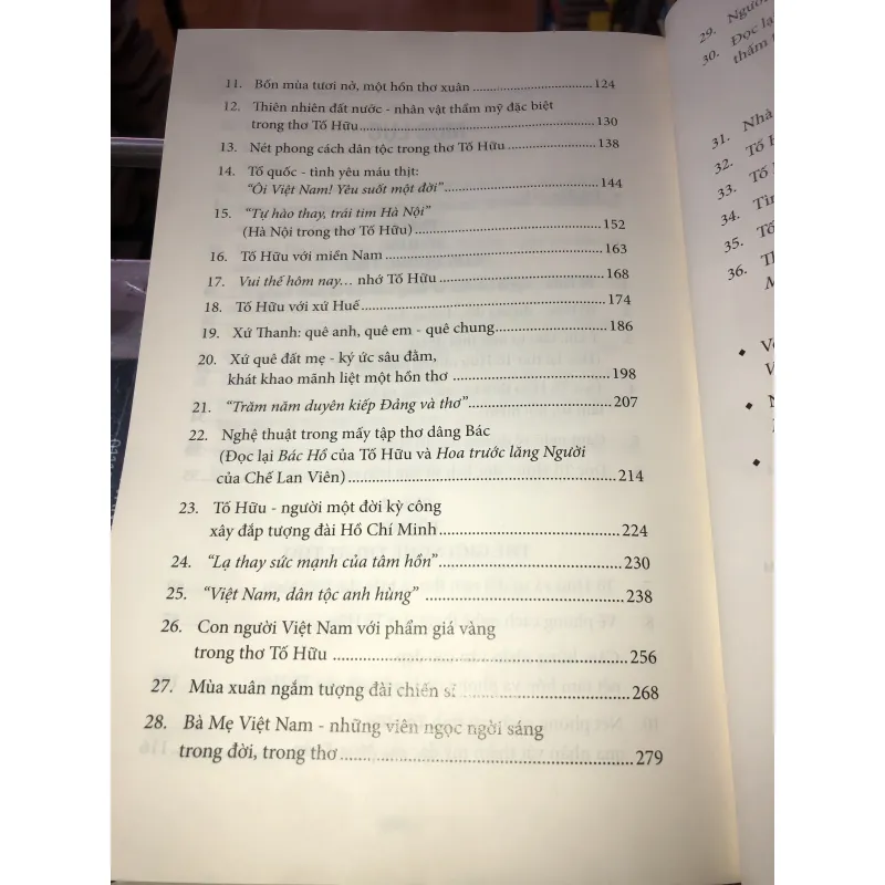 Tố Hữu ngọn cờ đầu vẻ vang thơ ca cách mạng - PGS.TS. Đoàn Trọng Huy 937312