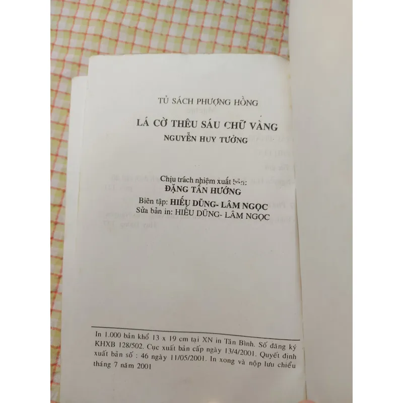LÁ CỜ THÊU SÁU CHỮ VÀNG - NGUYỄN HUY TƯỞNG - VĂN HỌC TRONG NHÀ TRƯỜNG 719236