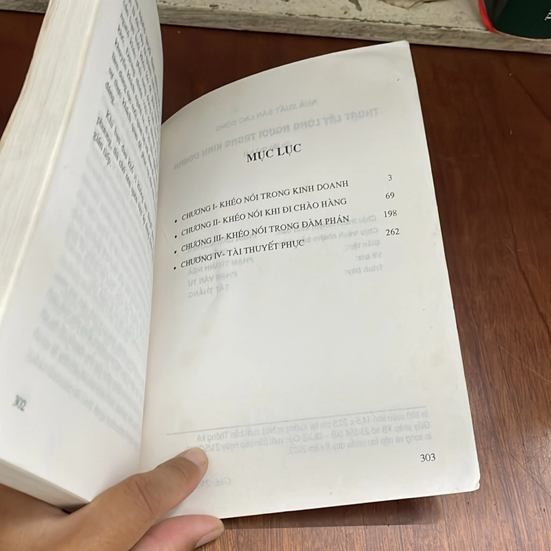 II Sách Kỹ Năng: Thuật Lấy Lòng Người Trong Kinh Doanh - 2003 525278