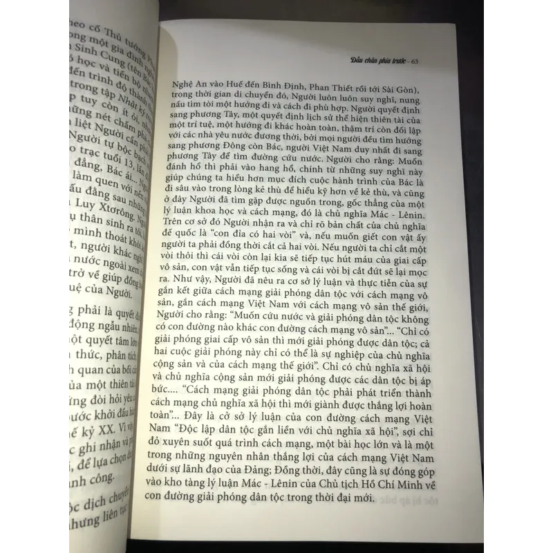 Dấu chân phía trước  720292