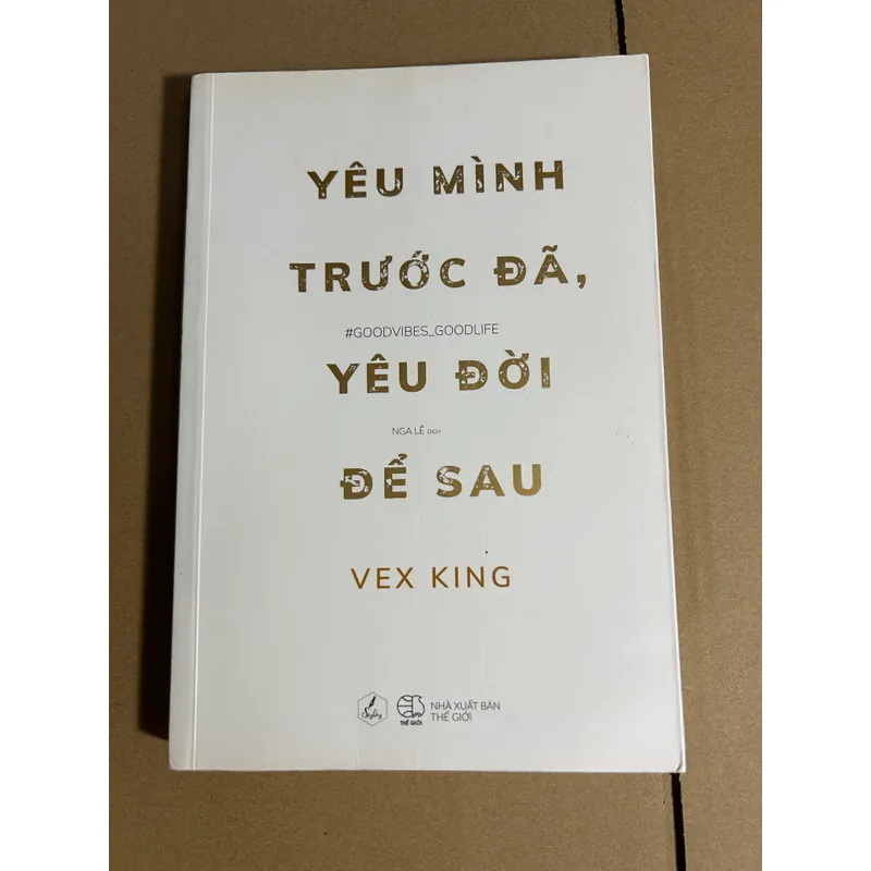 Yêu mình trước đã, yêu đời để sau 706528
