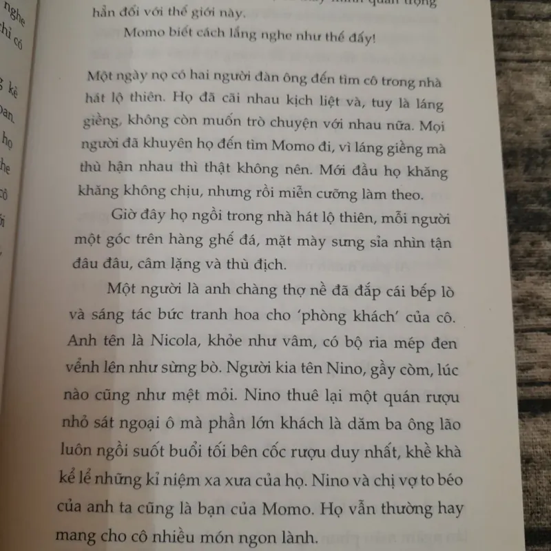 Tiểu thuyết MOMMO- Câu chuyện Cô bé giành lại thời gian. Tg Michael Ende 775925