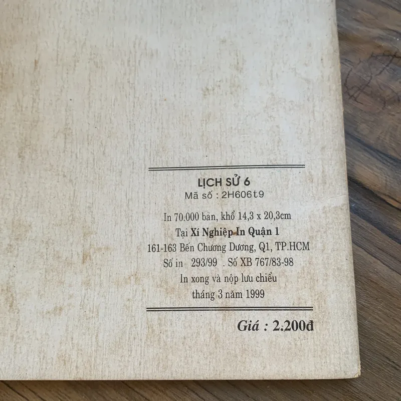 Sách giáo khoa Lịch sử 6, in năm 1999 706729