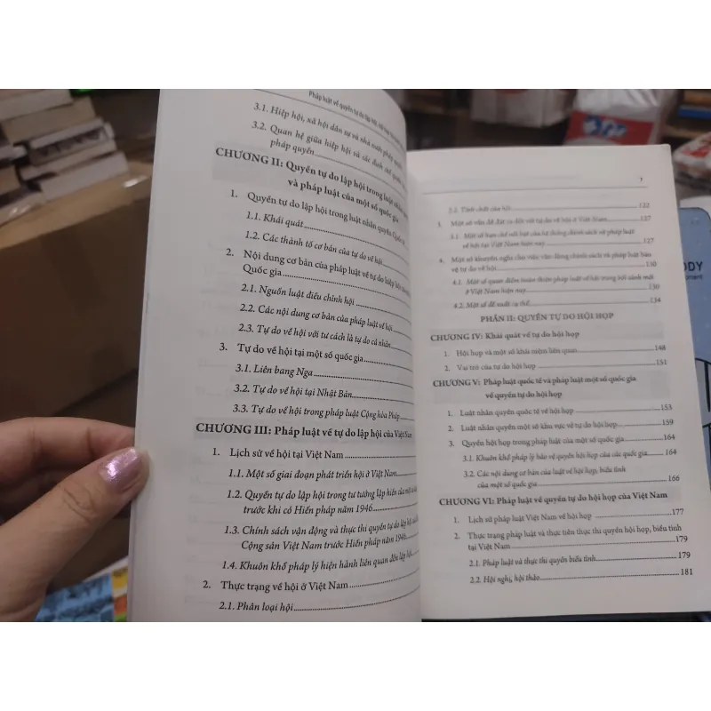 Sách: Pháp luật về quyền tự do lập hội, hội họp hoà bình trên TG và của Việt Nam (A3) 722917