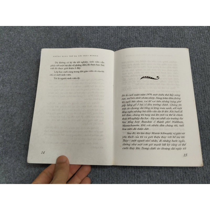NHỮNG NGÀY THỨ BA VỚI THÀY MORRIE 478688