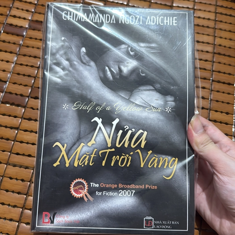 Nửa mặt trời vàng-Chimamanda Ngozi Adichie 525763