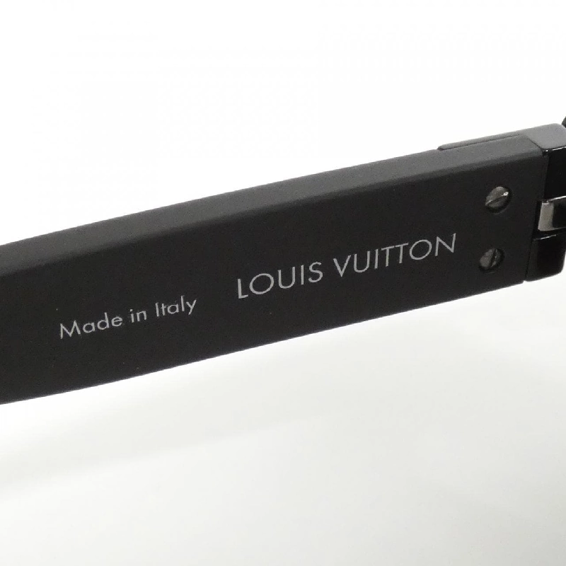 Kính mát Louis Vuitton Millionaire Oval Z2721U 624707