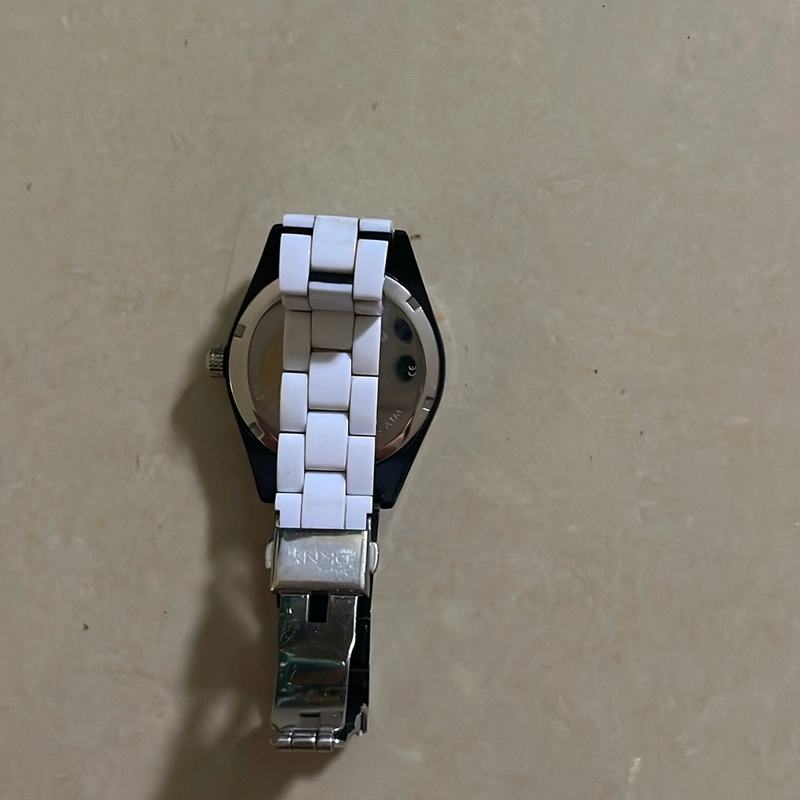 Dong ho dkny 475699
