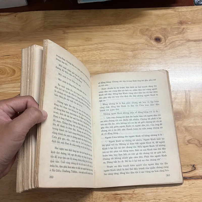 II Tựa sách: Những Ngày Giữ Lửa - Đà Nẵng - 1997 686723