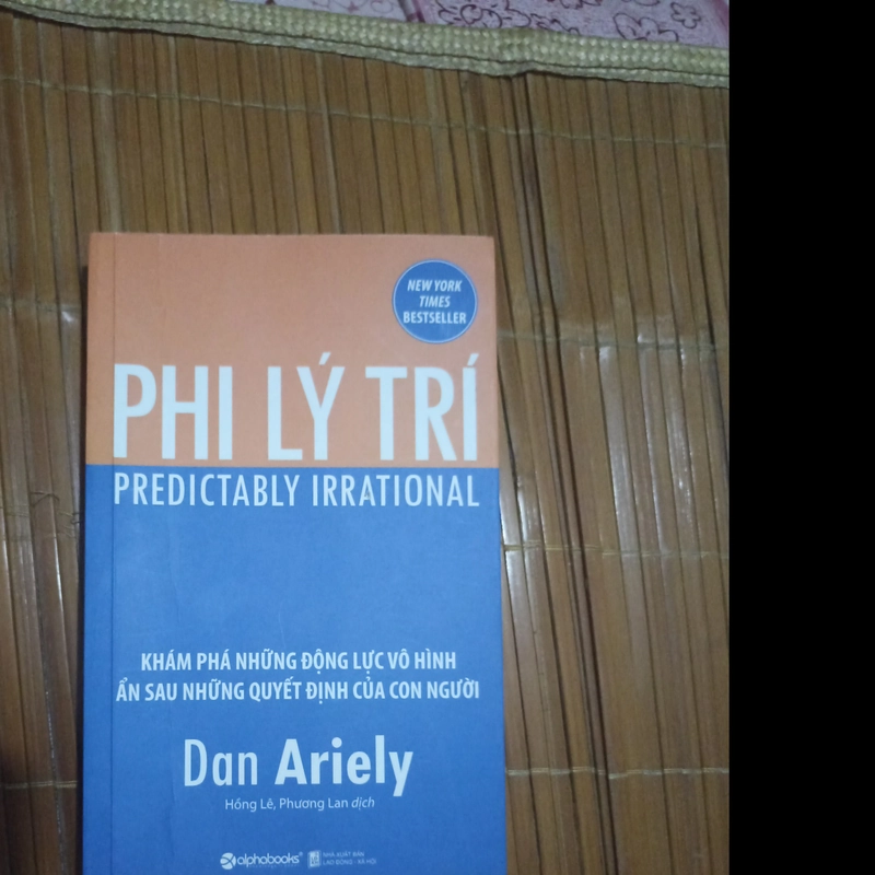 Phi lý trí 523857