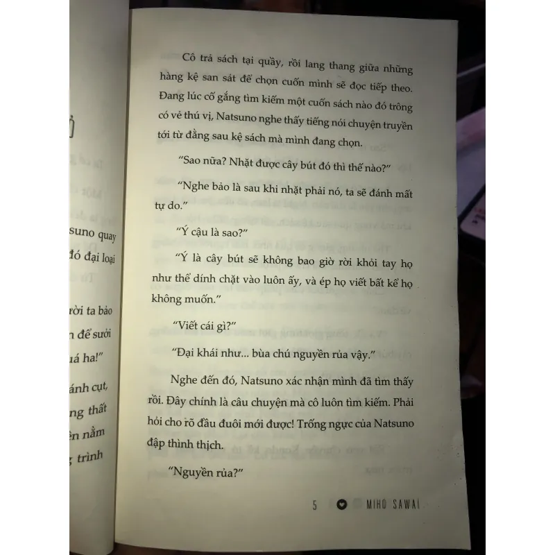 Bút đỏ- Miho Sawai 1021784