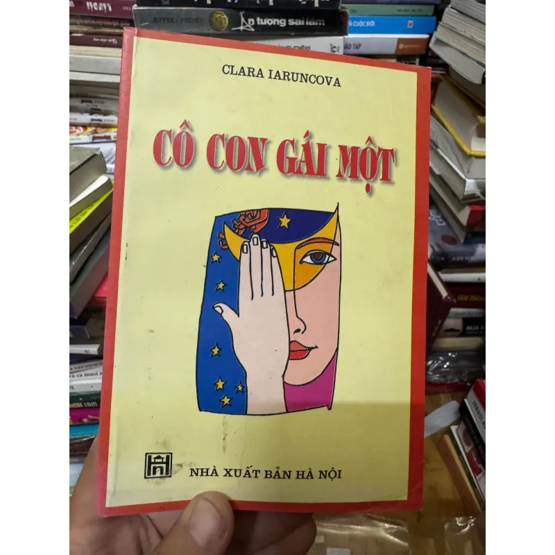 CÔ CON GÁI MỘT - CLARA IARUNCOVA 1025963