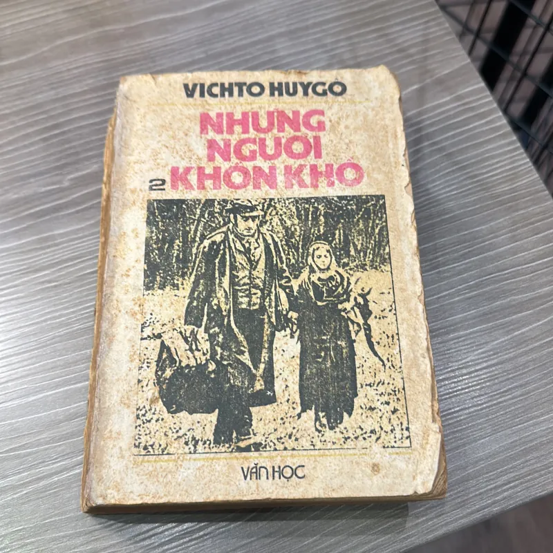 Những người khốn khổ - Victor Hugo - Nxb Văn học HN 1987 996274