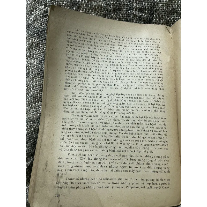 Virus (virut) học - sách dịch từ tiếng Nga - gần 250 trang khổ lớn  1018612