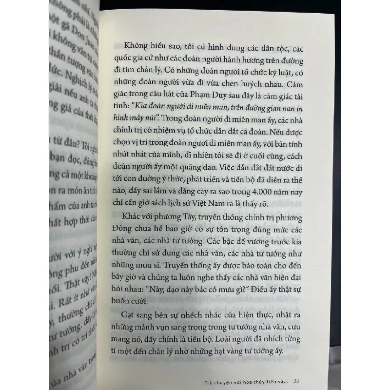 Trò chuyện với hoa thuỷ tiên và... - Nguyễn Huy Thiệp 674096