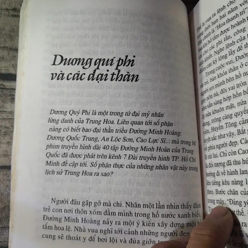 Sắc đẹp và quyền lực. Biên dịch Trần Phò 602651