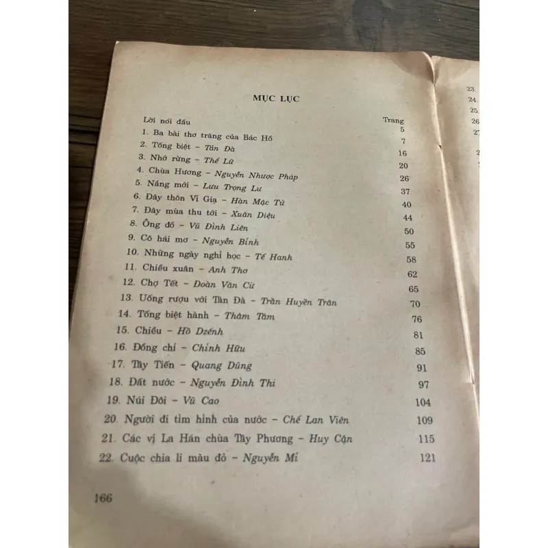 VŨ QUẦN PHƯƠNG - THƠ VỚI LỜI BÌNH 573074