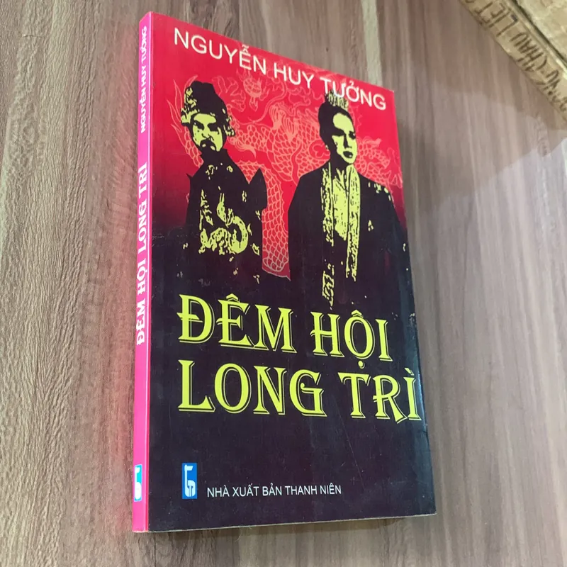 Đêm hội Long Trì, Nguyễn Huy Tưởng 674678