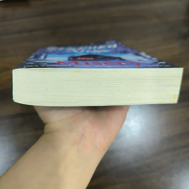 Misery - Stephen King - NEW  1000038