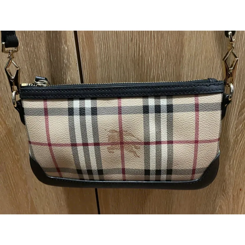 Túi Burberry – giảm giá kịch khung 590919