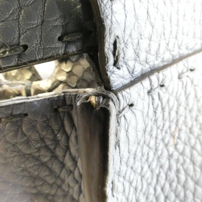 Túi Fendi SELLERIA Peekaboo 8BN290 N8K - Hàng hiệu Chính hãng 769793