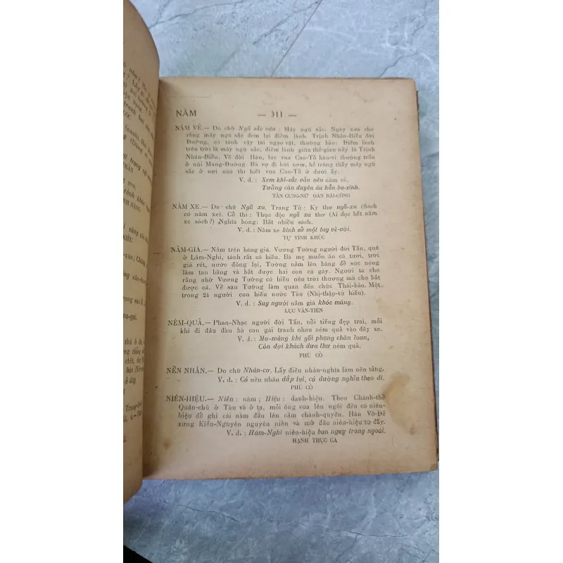 TẦM NGUYÊN TỪ ĐIỂN - BỬU KẾ 748968