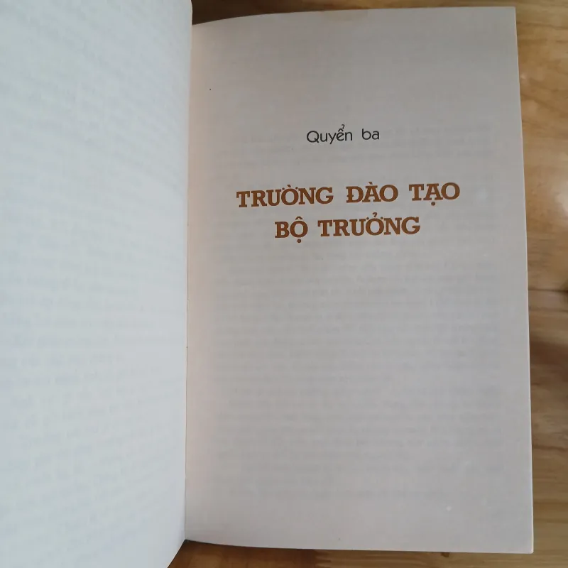 Trường Đào Tạo Bộ Trưởng (Tiểu Thuyết Bộ Ba) Nxb Cầu Vồng - Mi-kha-in Cô-lê-xnhi-cốp 799318