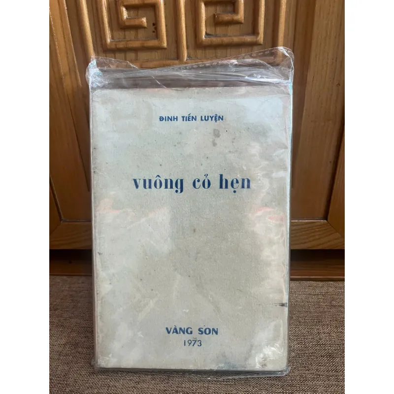 Vuông Cỏ Hẹn – Đinh Tiến Luyện 926620
