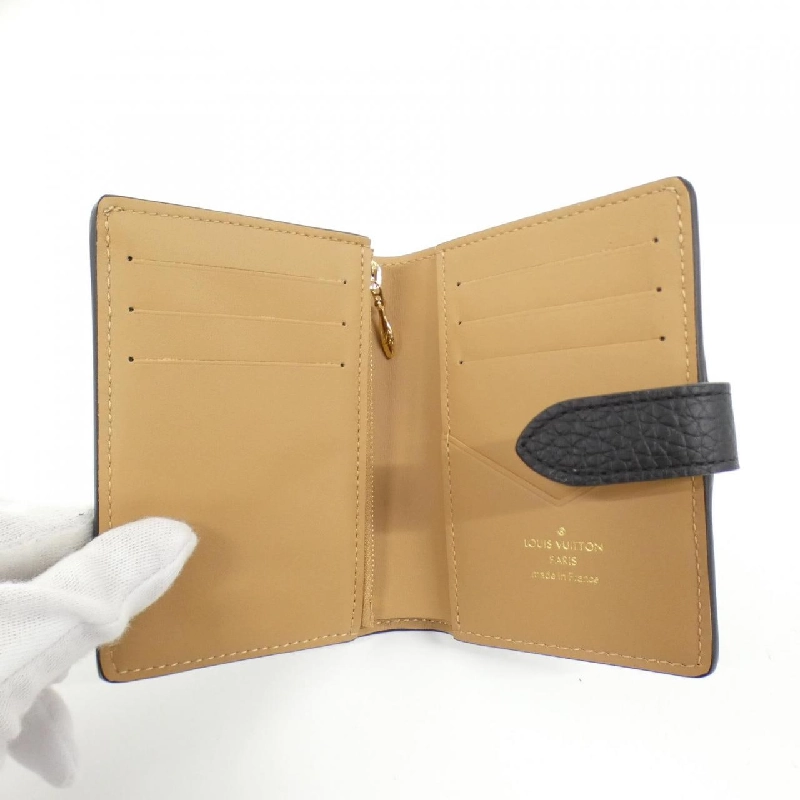 Ví LV Vertikal CP Trillon M81561 của Louis Vuitton 623440