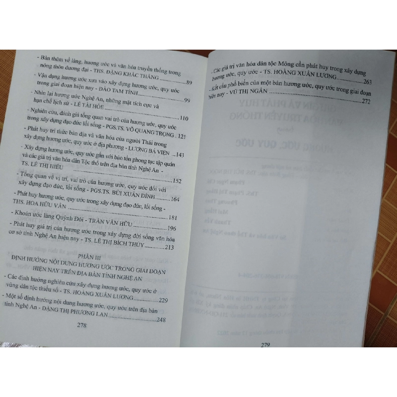 Giữ gìn và phát huy văn hóa truyền thống trong hương ước, quy ước - 2022 - 280 trang Sách lịch sử - triết học ANTQ3101 789877