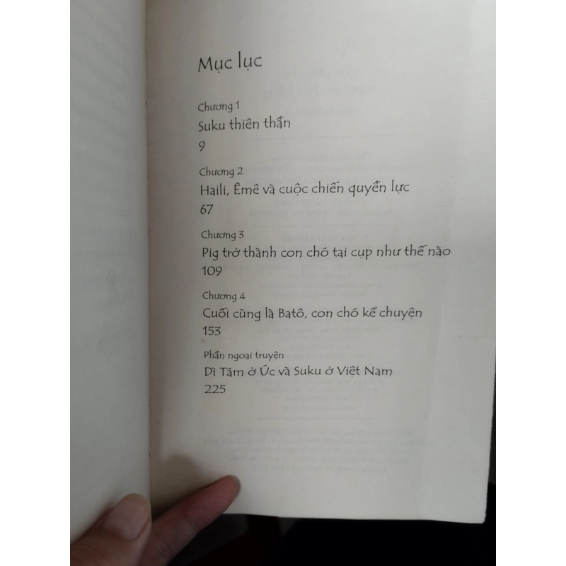 Cuốn sách  "Con chó nhỏ mang giỏ hoa hồng" của tác giả Nguyễn Nhật Ánh. 546358